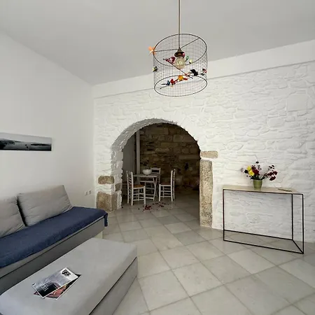 Ancient House * Parikia (Paros)